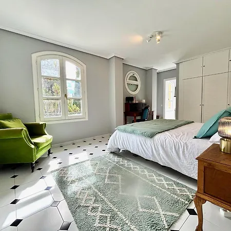 Villa Mint House